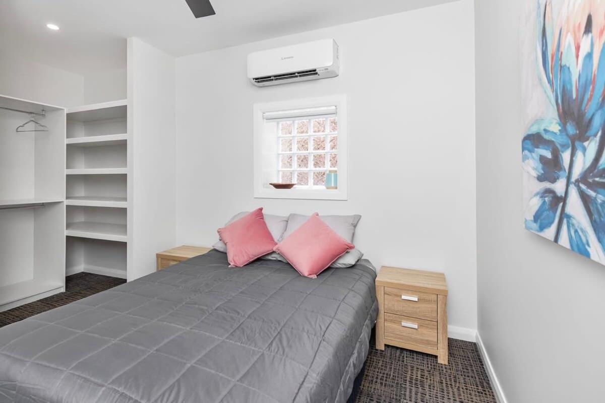 Bedford House - Cbd Location, Sleeps 6 Apartment Wagga Wagga Exterior photo